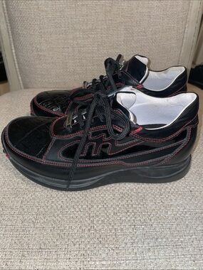NWOT Mauri Leather Shoes Sneakers size 6.5